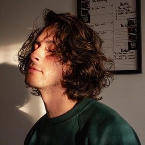 Meet your Posher, Sebastián